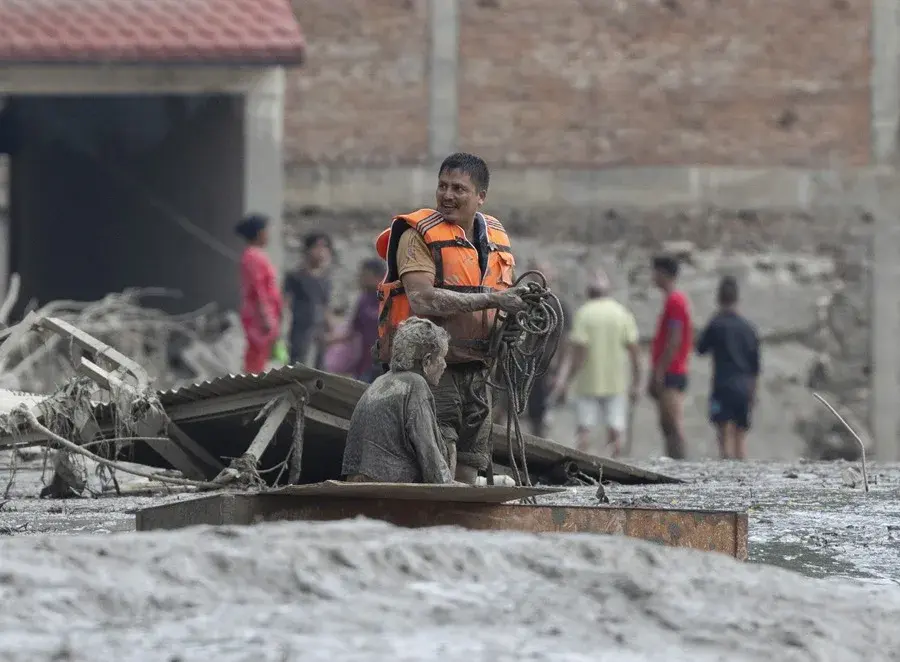 Una inmensa riada deja 160 víctimas en Nepal y China y casi 800 desaparecidos
