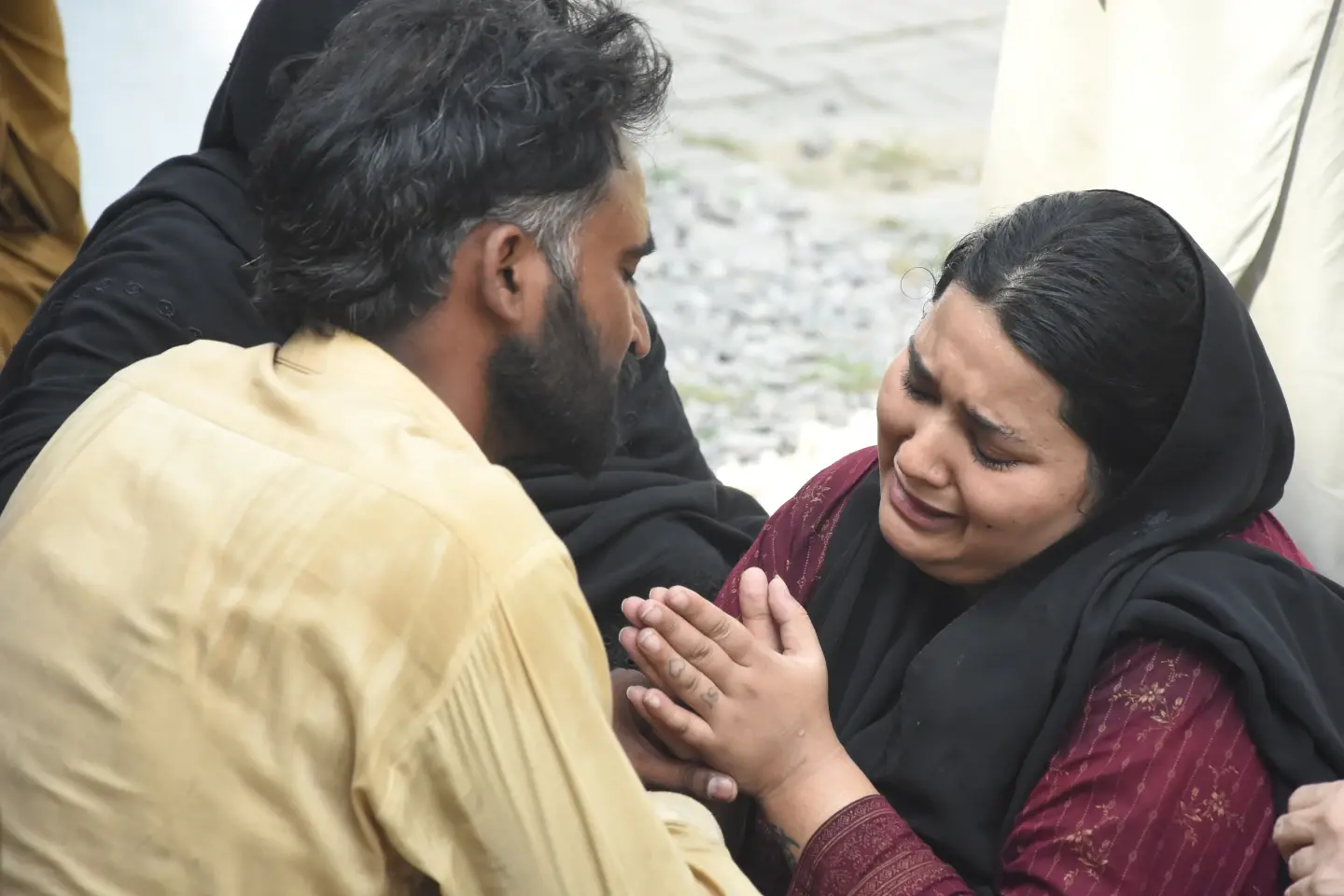 Incendio en sala de recién nacidos de un hospital mata a 14 bebés en la capital de Pakistán