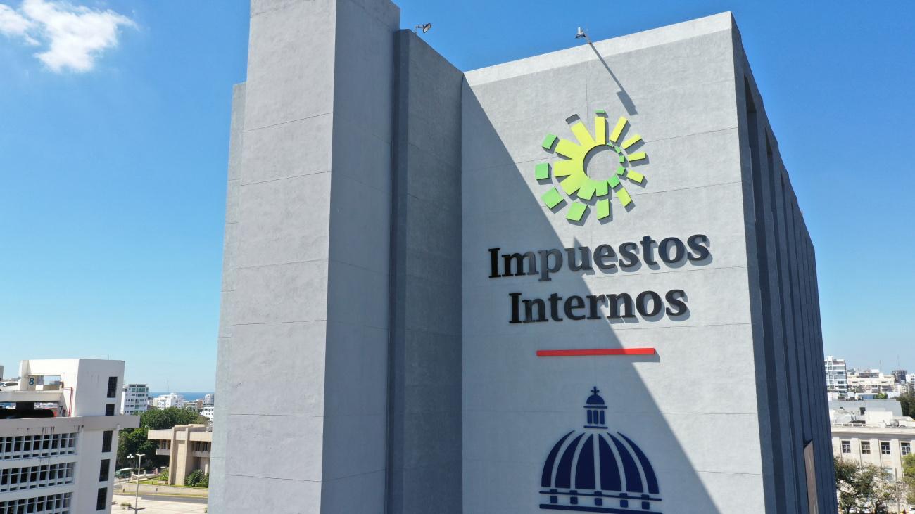 DGII establece facturación electrónica obligatoria para Grandes Locales y Medianos desde noviembre