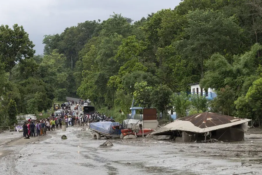 Inundaciones provocadas por colapso glaciar dejan más de 360 muertos y 1,400 desaparecidos en Nepal y Tíbet