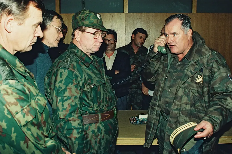 Ratko Mladic, el brutal caudillo serbobosnio, muere en prisión a los 84 años, según reportes