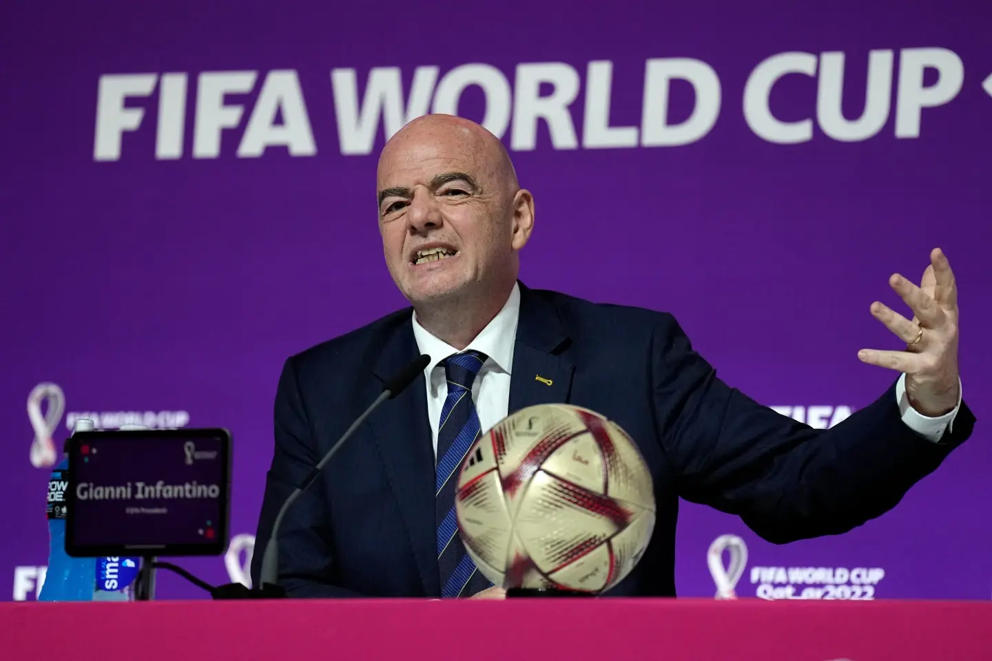 UEFA prepara denuncia penal contra Infantino por intento de vender beneficios futuros del Mundial