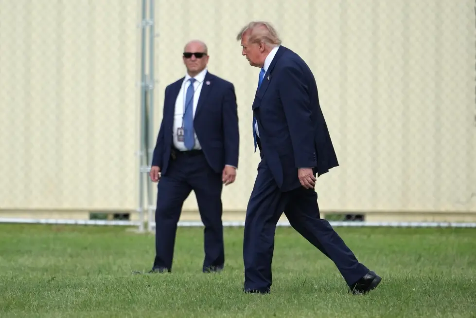 Trump afirma que Estados Unidos controlará 65,000 millones de barriles de petróleo venezolano