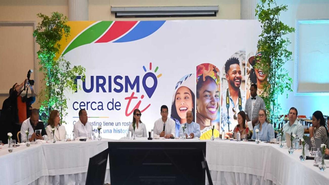 Ministerio de Turismo lanza en Puerto Plata el programa nacional Turismo Cerca de Ti La iniciativa integra a toda la cadena de valor para continuar fortaleciendo la sostenibilidad, seguridad y calidad