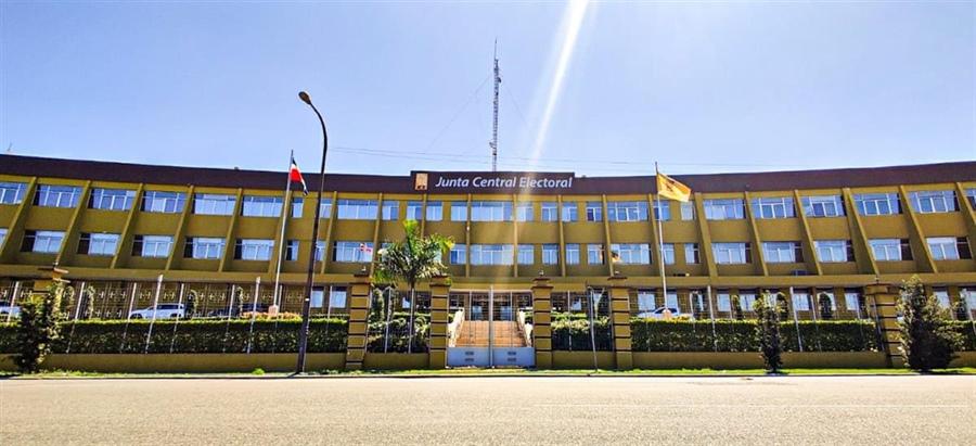 JCE suspende prohibición de publicar encuestas electorales antes de julio de 2027