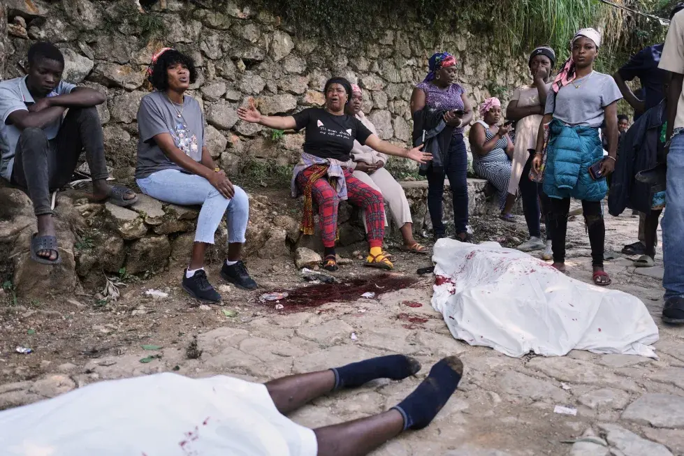 Pandilla libera a seis niños y siete mujeres tras secuestro masivo y ataque mortal en Haití
