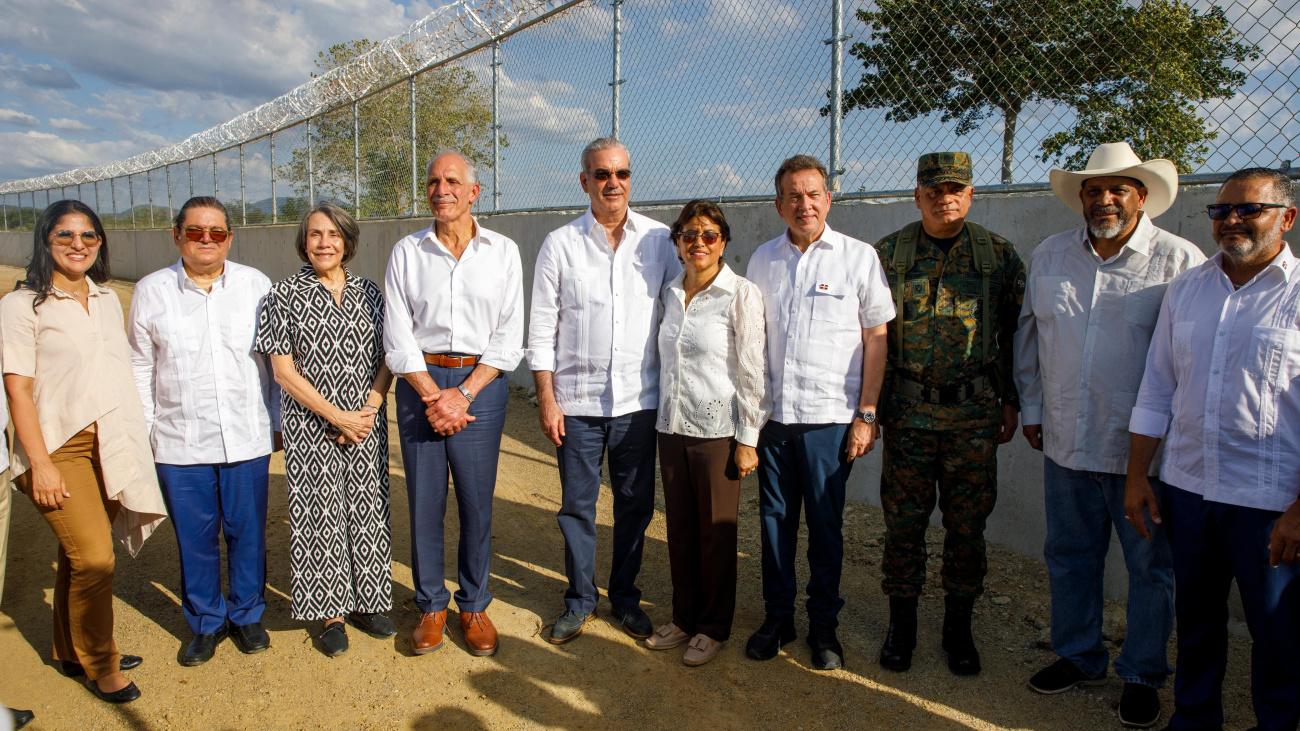 Presidente de Honduras destaca avances de República Dominicana en seguridad fronteriza e industria militar