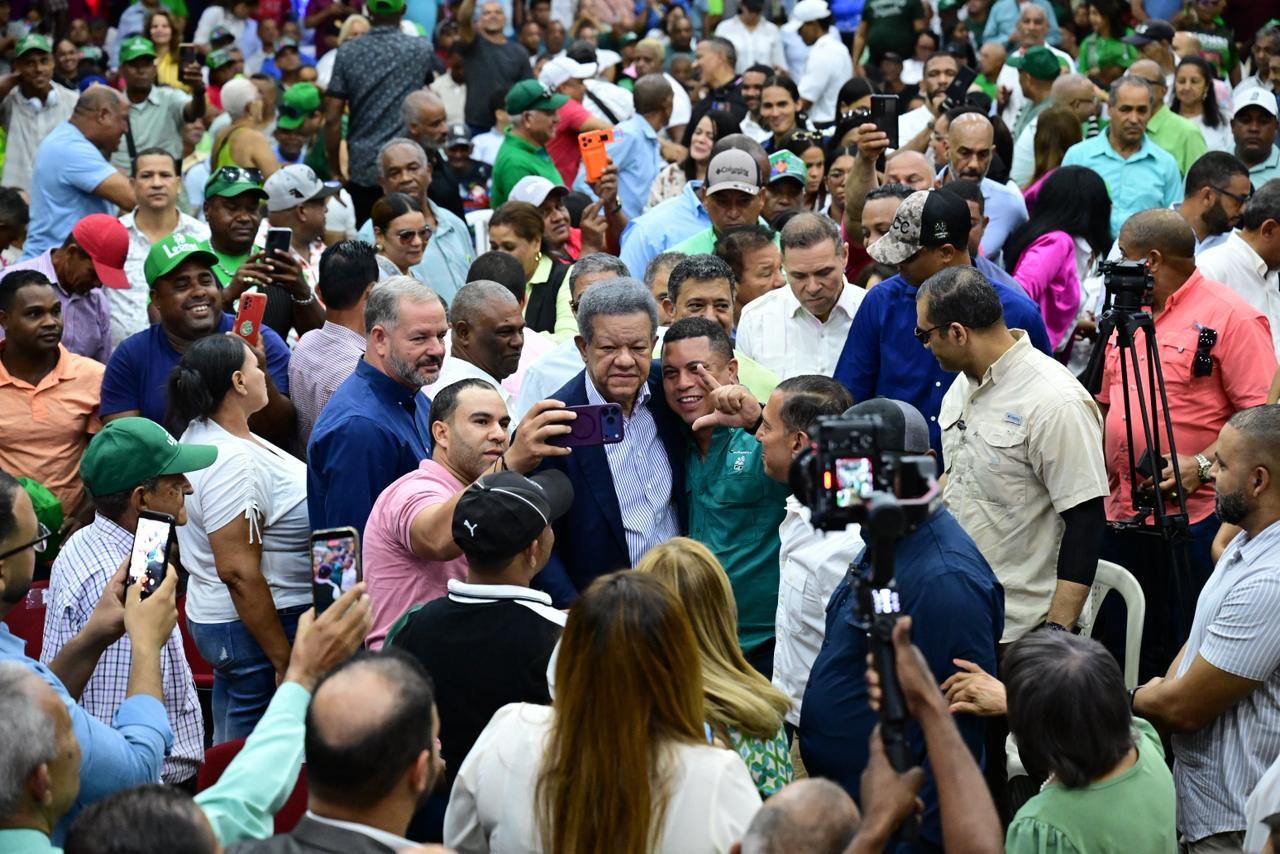 Leonel encabeza asambleas en La Vega y Bonao y asegura Fuerza del Pueblo ganará las próximas elecciones
