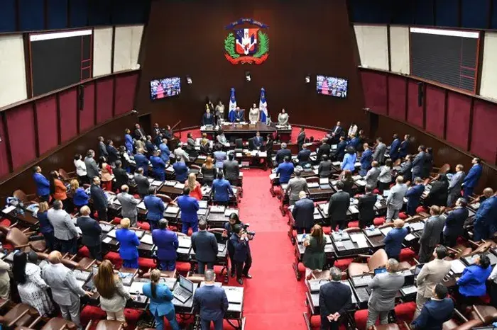 Diputados aprueban congelar por diez años apertura de nuevas bancas de lotería y apuestas