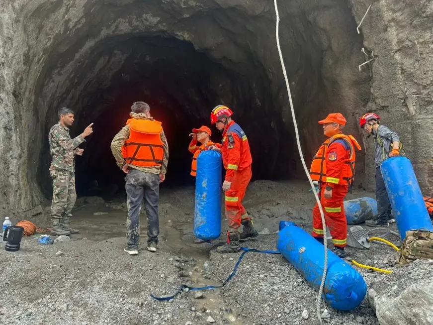 ¿Por qué es difícil dar con los trabajadores nepalíes desaparecidos en túneles hidroeléctricos?