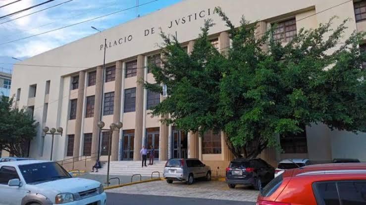Condenan a 15 años de prisión a mujer por explotación sexual de sus dos hijas menores