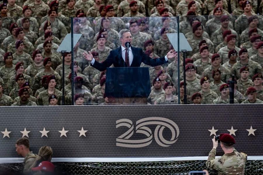 Dimite el secretario del Ejército de Estados Unidos tras las tensiones con el secretario de Guerra