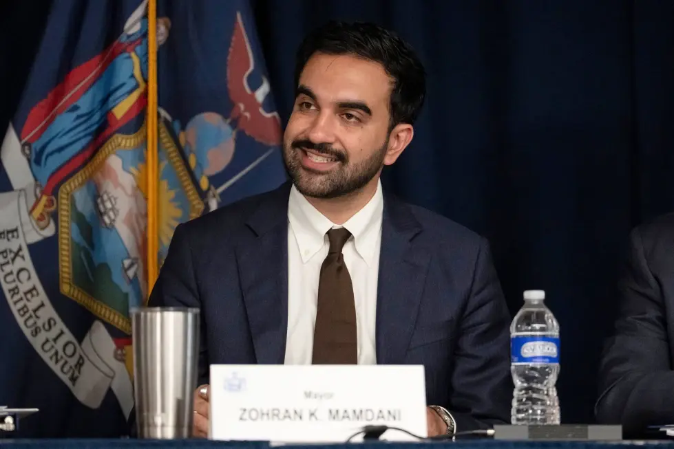 Nueva York prohíbe temporalmente la inteligencia artificial para estudiantes hasta octavo grado