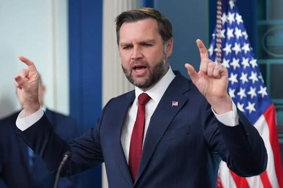 Vance evita llamar “guerra” al conflicto con Irán mientras crece el costo político para Trump