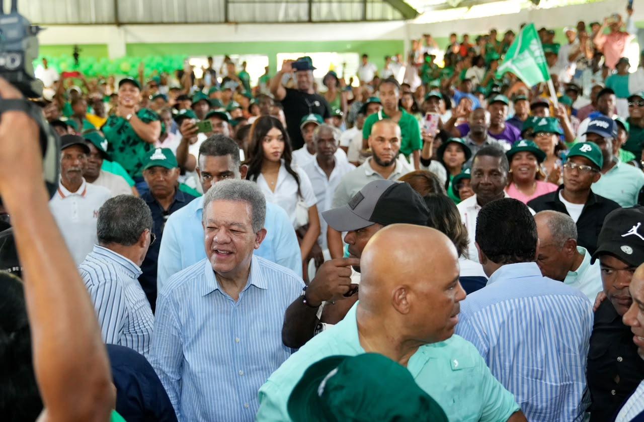 Leonel: “El PRM está viniendo a la Fuerza del Pueblo y eso está ocurriendo en todo el país”