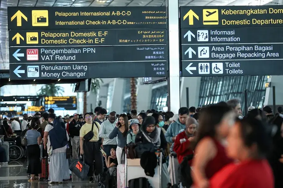 La erupción del volcán Anak Krakatoa obliga a cerrar seis aeropuertos de Indonesia
