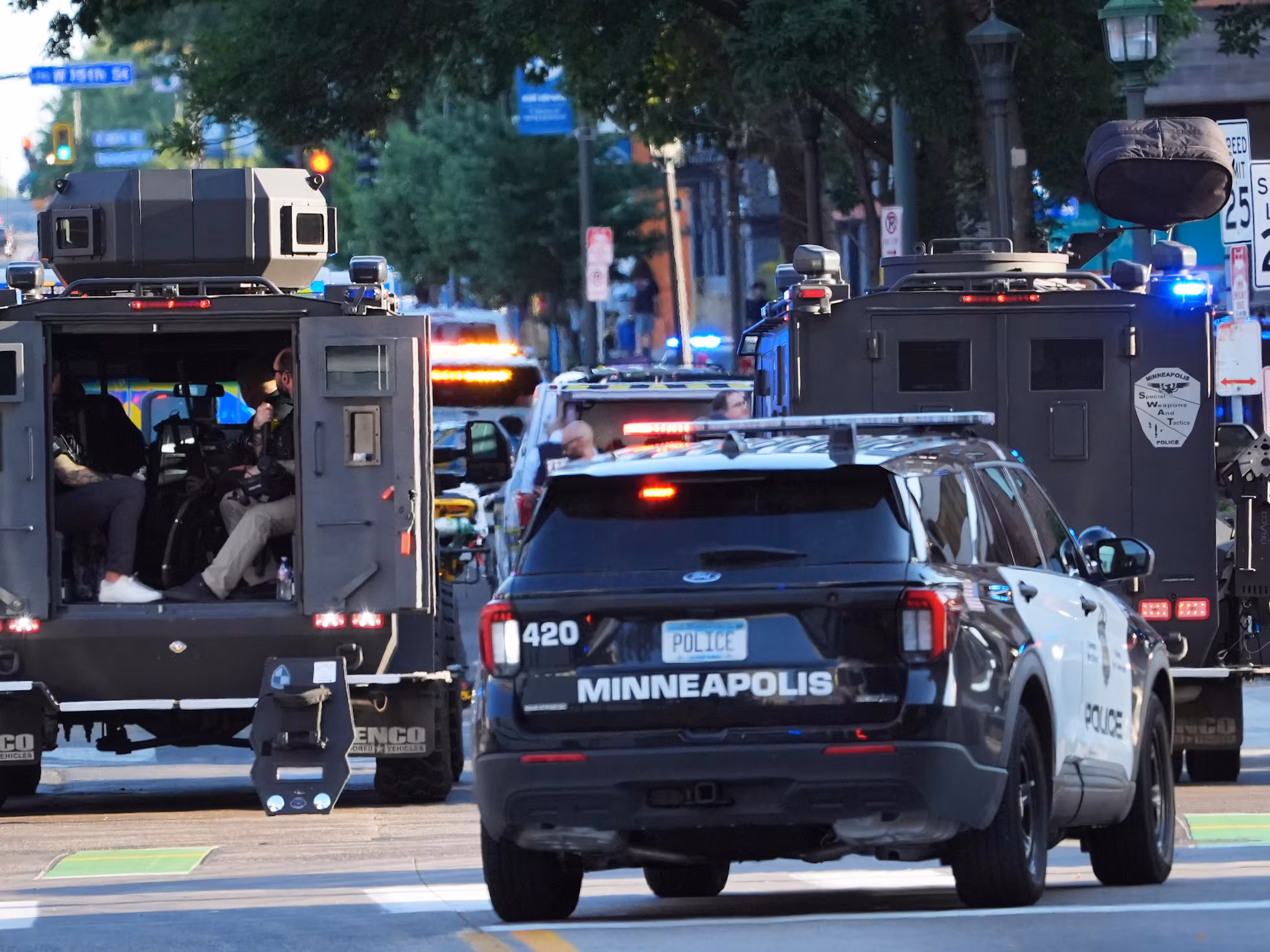 Dos civiles y el atacante mueren en tiroteo que dejó tres policías heridos en Minneapolis