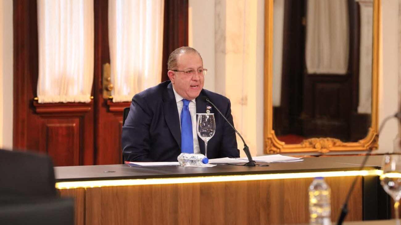 Gobierno resalta crecimiento de 4.5 % de la economía y aumento de 34 % en inversión pública