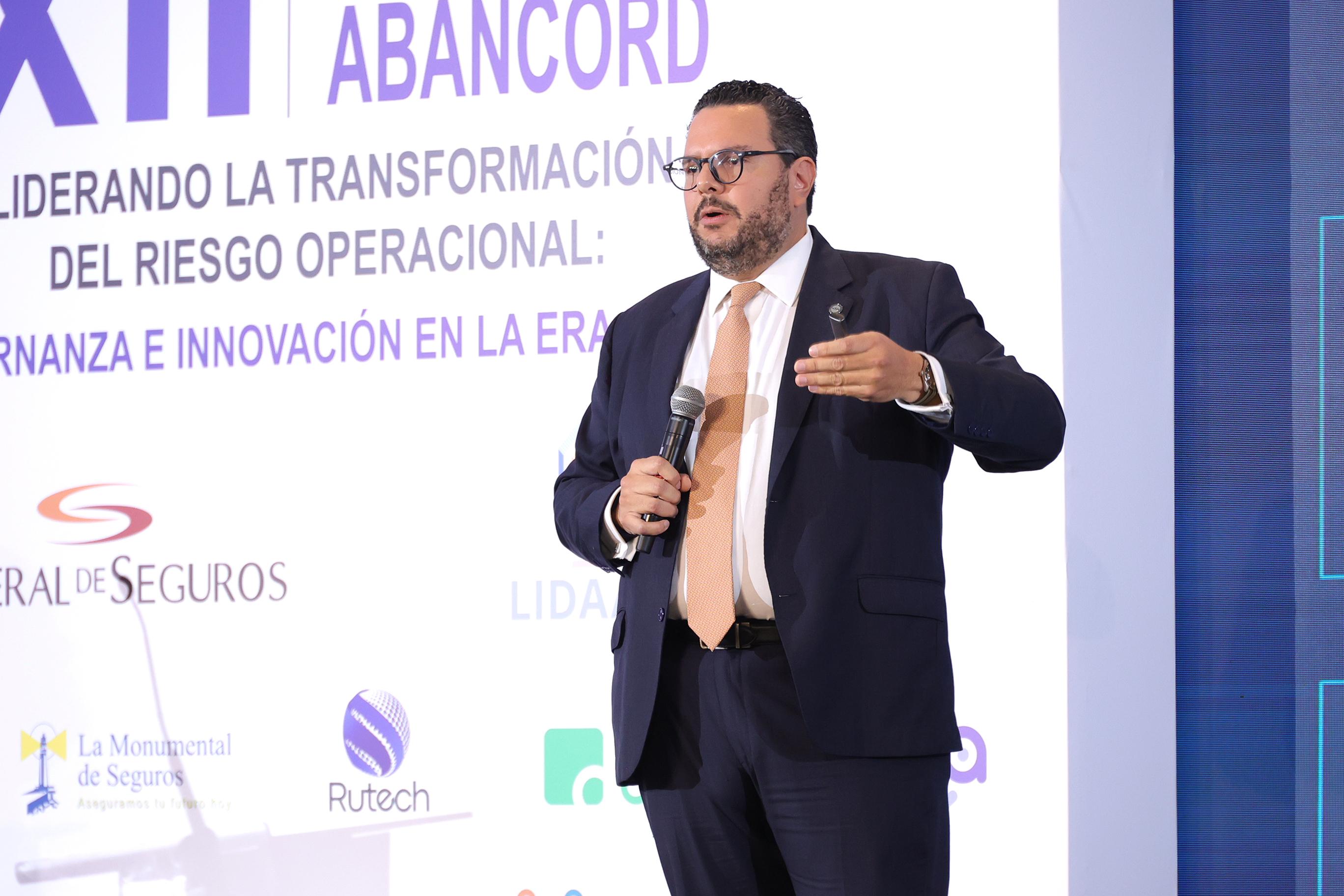 ABANCORD aborda nuevos retos regulatorios del sector junto al superintendente de Bancos