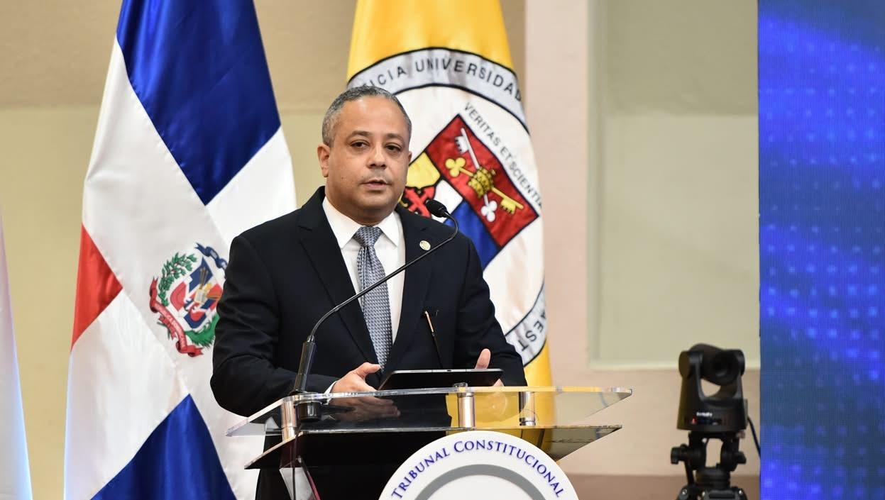 Tribunal Constitucional presenta tres publicaciones relacionadas con el derecho y la justicia constitucional