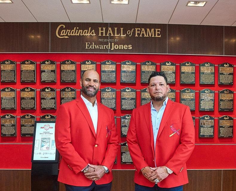 Yadier Molina y Albert Pujols ingresan juntos al Salón de la Fama de los Cardenales