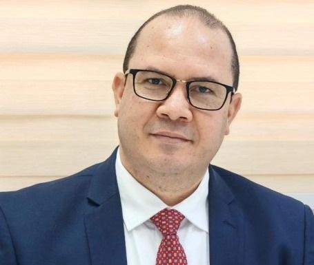 Politólogo advierte que videos de combatiente dominicano podrían revelar su ubicación mediante inteligencia artificial
