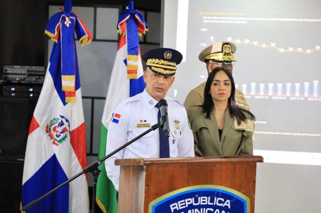 Director de la Policía insiste en advertencia a delincuentes y reitera llamado a prófugos a entregarse