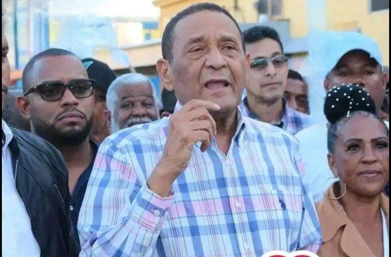 Fiquito Vásquez rechaza eliminación del voto en el exterior y defiende esta conquista de Peña Gómez