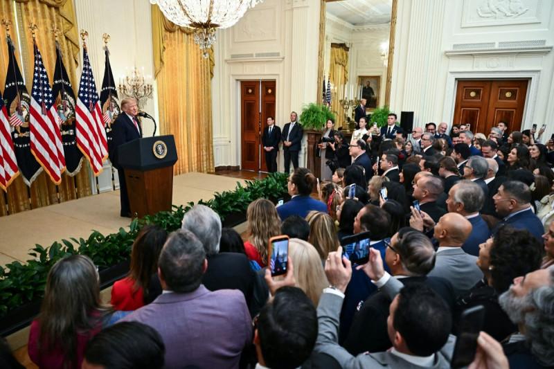 Trump elogia a Abinader y revela que le pidió mantener a Leah Campos como embajadora