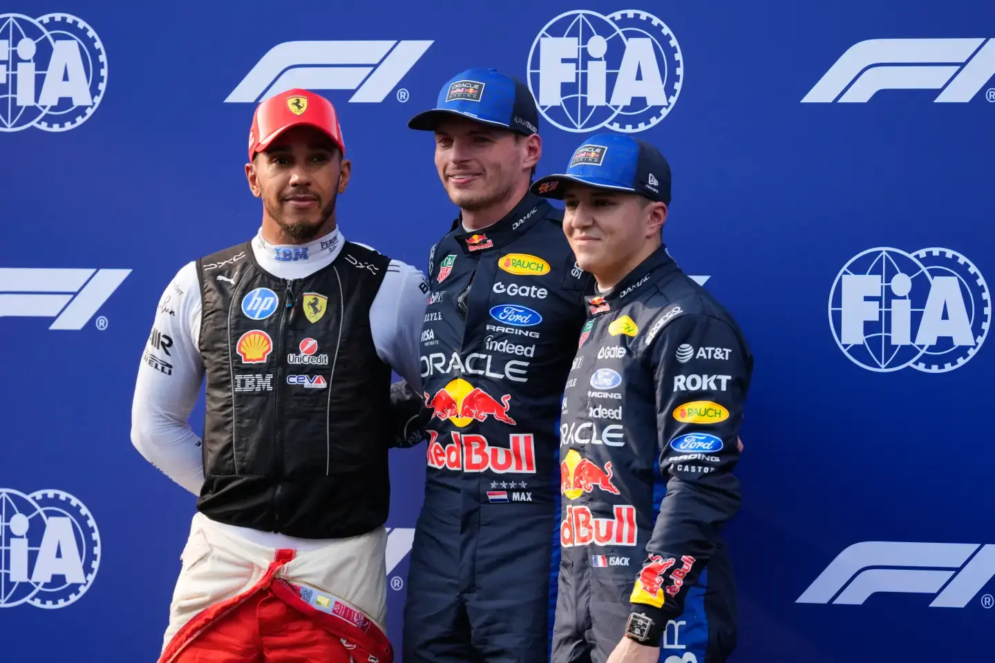 Verstappen conquista su primera pole de 2026 en Sepang; Hamilton saldrá segundo en el GP de Baréin