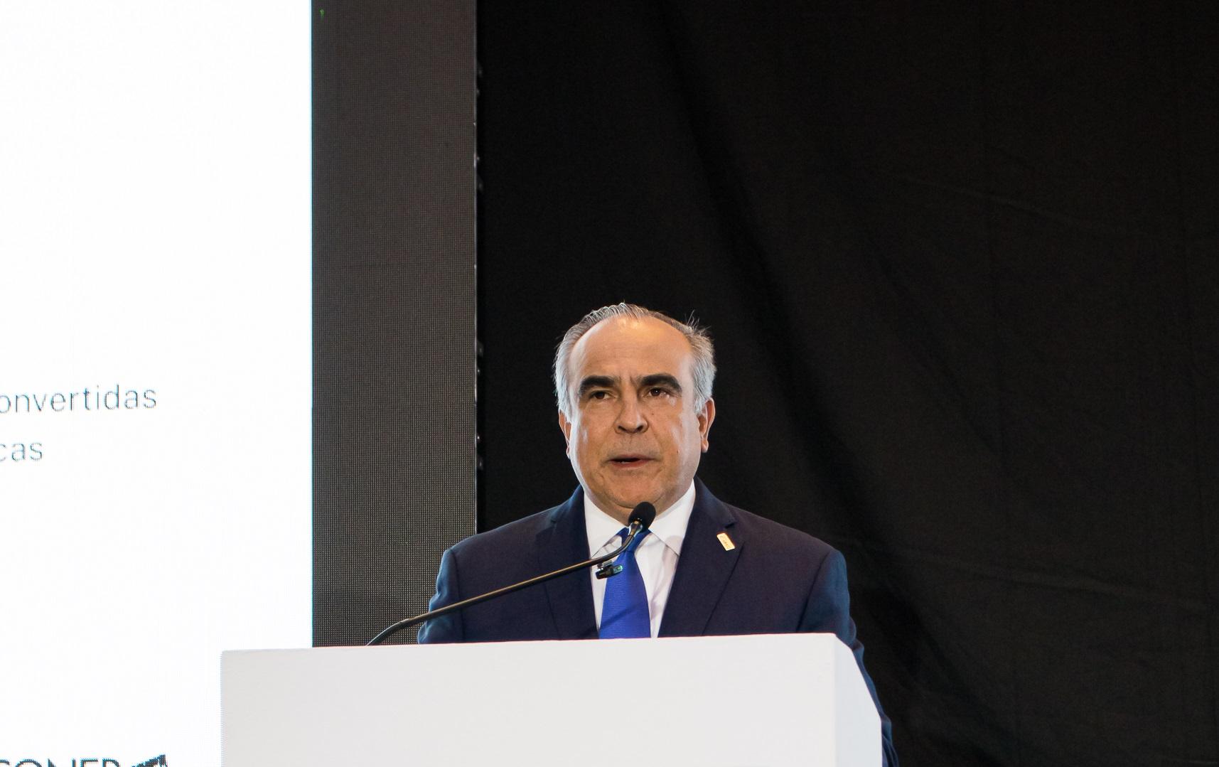 Presidente del CONEP comparte en Panamá modelo de transformación economico de RD