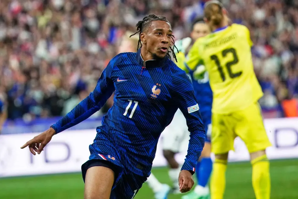 Francia remonta con cuatro goles en 14 minutos y Zidane celebra su primera victoria en casa