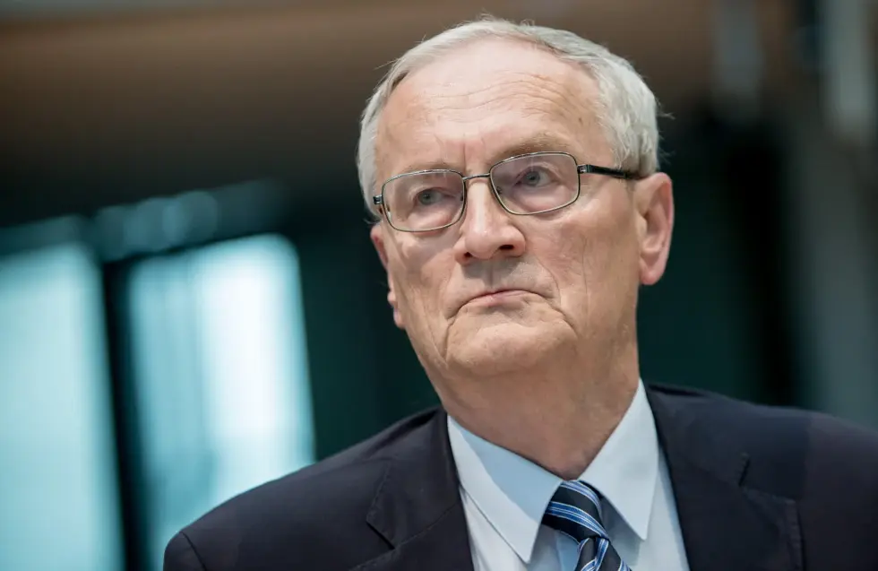 Alemania detiene al exjefe de inteligencia August Hanning por sospechas de espionaje y traición