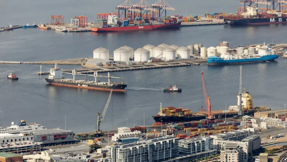 Petróleo vuelve a subir este miércoles mientras petroleras advierten que las reservas de emergencia se agotan