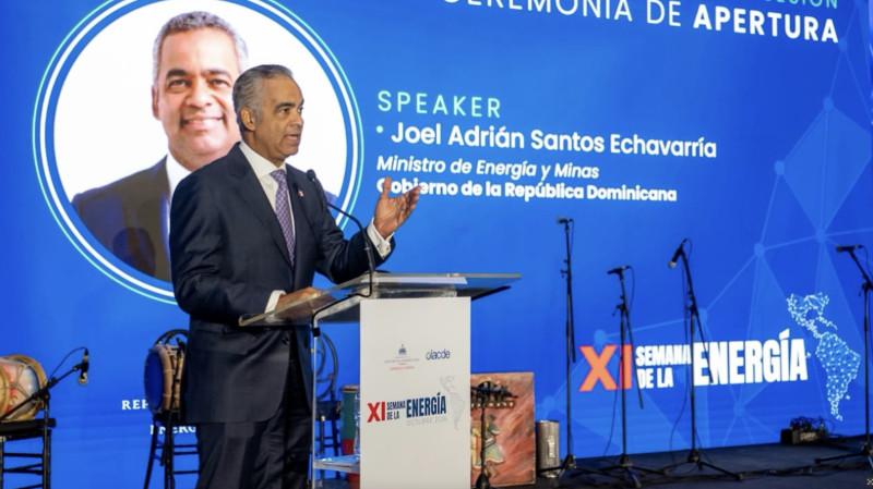 Joel Santos anuncia cuatro licitaciones eléctricas y proyecta hasta 800 MW en baterías para 2028