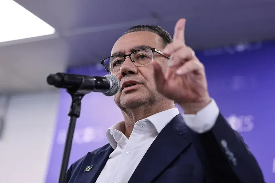 El tercer candidato con más votos en la primera vuelta anuncia su apoyo a Flávio Bolsonaro en las elecciones de Brasil