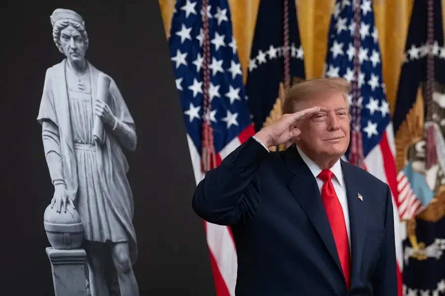 Trump «resucita» la figura de Colón en una ceremonia con embajadores de Italia y España