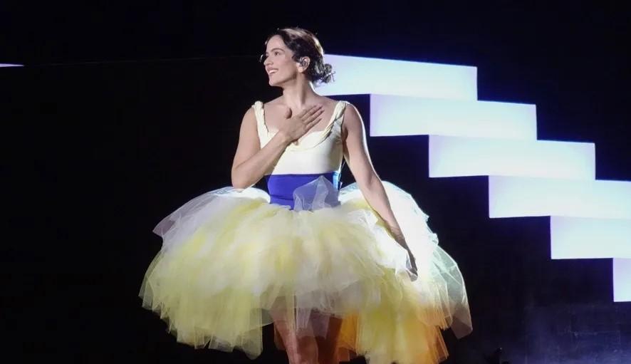 Rosalía canta ‘Reliquia’ con los pies en punta ante el público de Saturday Night Live