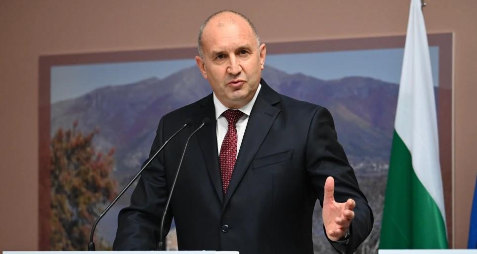 Bulgaria despliega rescatistas tras ataques de drones a 2 barcos en el mar Negro, que hundieron uno