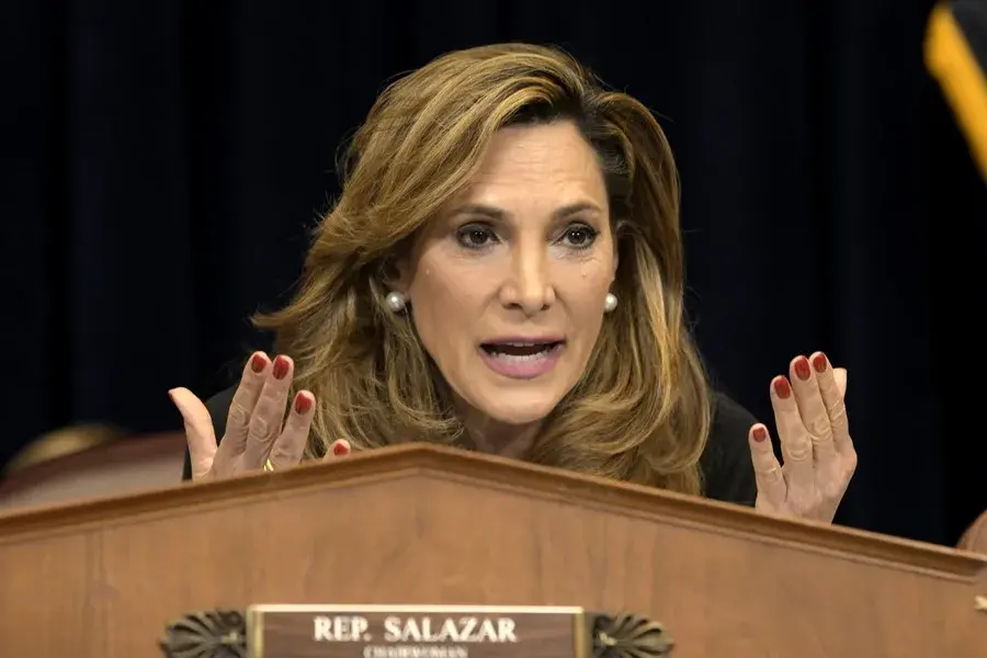 La congresista republicana María Elvira Salazar dice que Trump apoyará legalizar a algunos inmigrantes