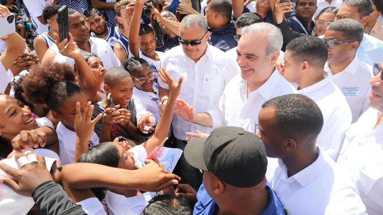 Abinader entregará 836 apartamentos e inaugurará obras educativas, deportivas y de saneamiento este fin de semana