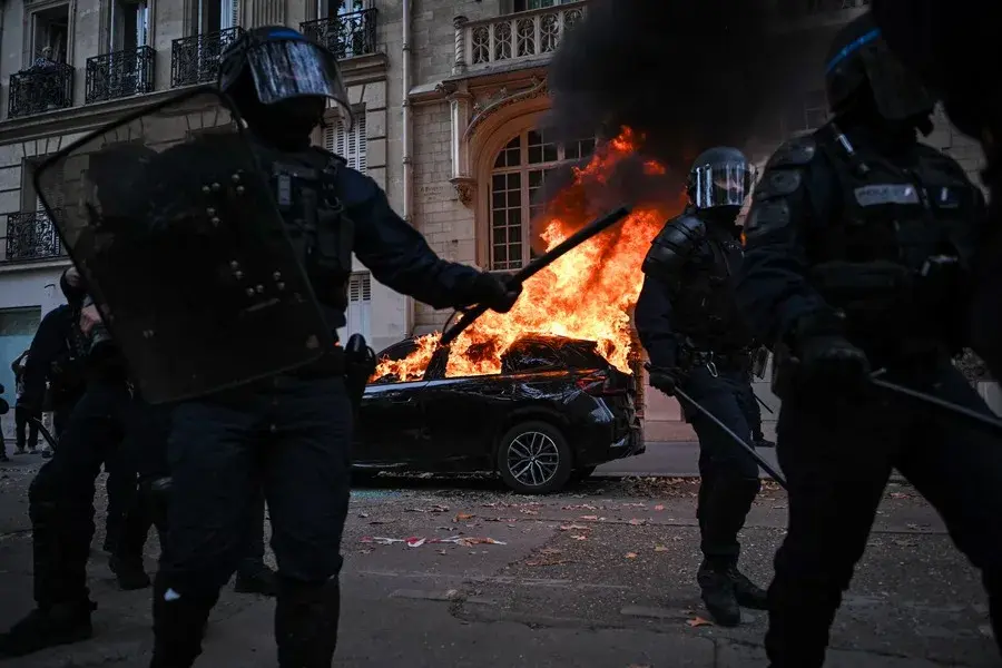 Francia registra 1,200 detenidos y 150 policías heridos tras protestas contra el alto costo de la vida