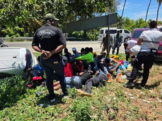Accidente de yipeta con 17 haitianos en Montecristi ocurre mientras Ejército reporta 12,556 detenidos en 26 días
