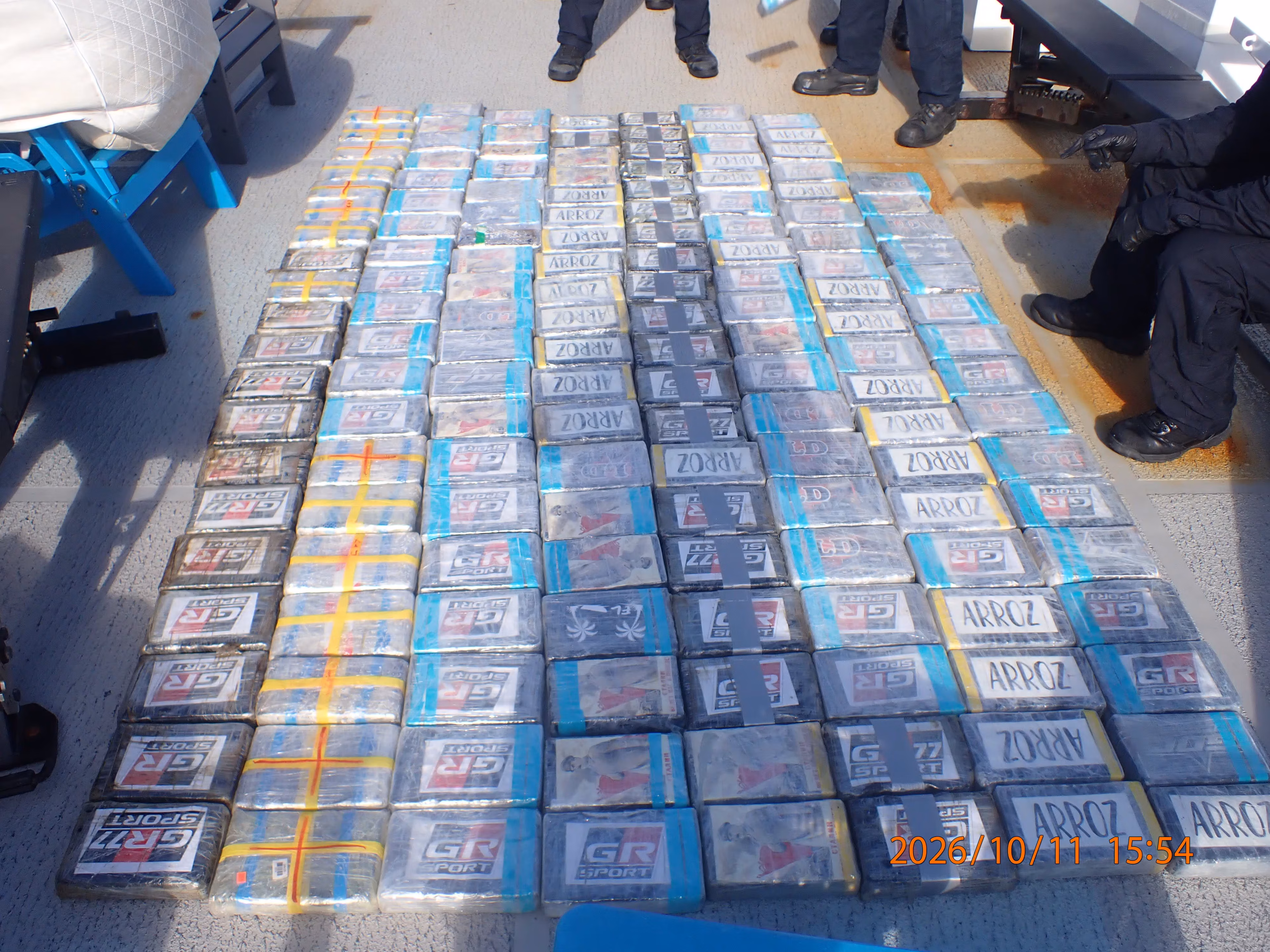 Detienen a dos dominicanos y un chino con 489 libras de cocaína al norte de Puerto Rico