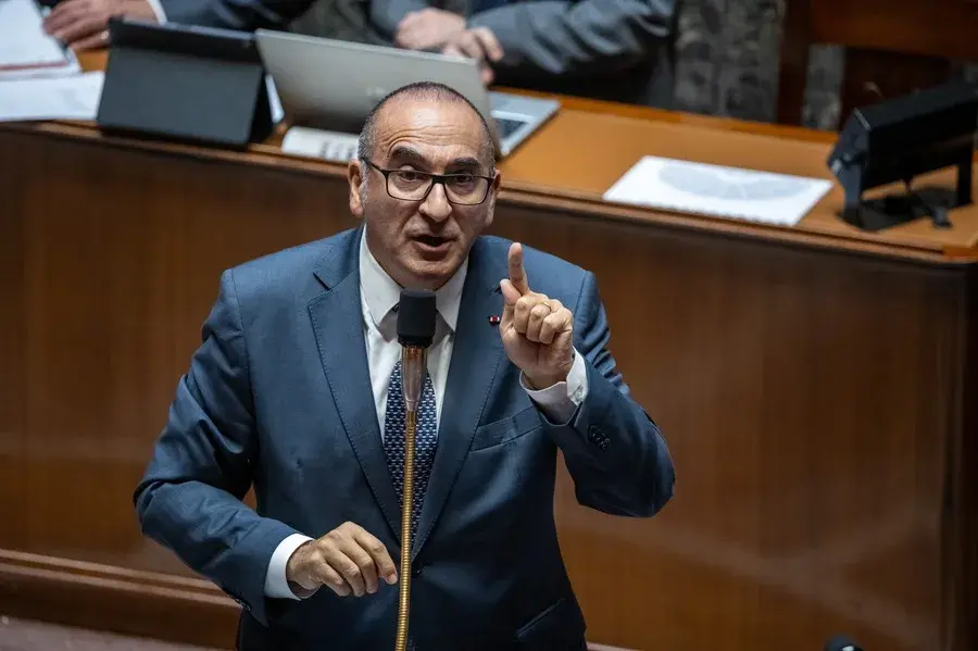 El Gobierno francés se plantea suspender las redes sociales para evitar los saqueos