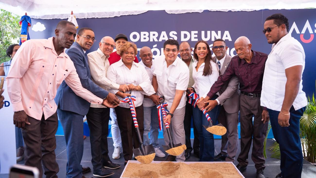 Caasd deja iniciados trabajos de saneamiento cañada Boronota, en Santo Domingo Norte