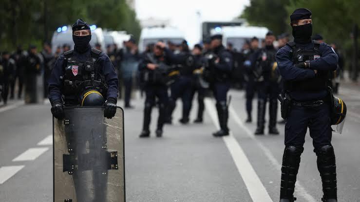 Francia desplegará 70,000 agentes ante nuevas protestas y advierte que actuará con firmeza contra la violencia