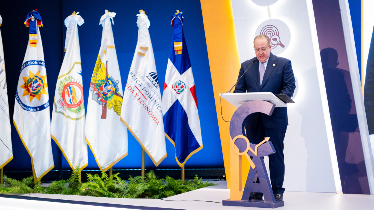 Magín Díaz destaca el fortalecimiento del sistema antilavado como clave para la estabilidad económica y la confianza internacional