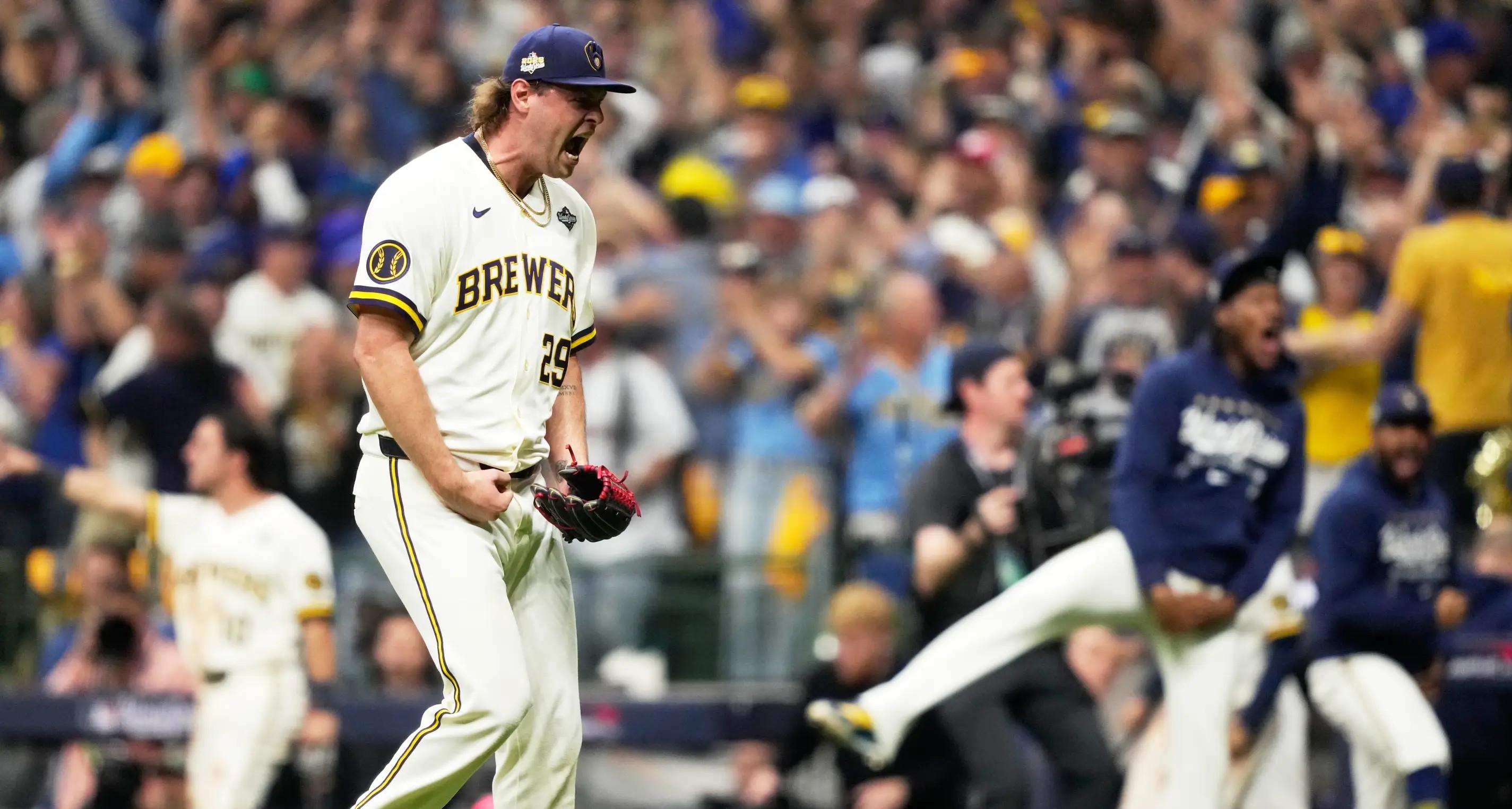 Cerveceros resisten intento de remontada de Rays y ganan 3-2 el 1er juego de la Serie Mundial