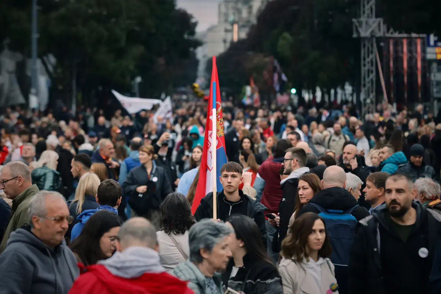 Vučić enfrenta al movimiento estudiantil en unas elecciones decisivas para Serbia